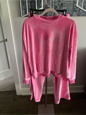 NWT Bebe Pink Velour Lounge Set with Rhinestone Detail Medium